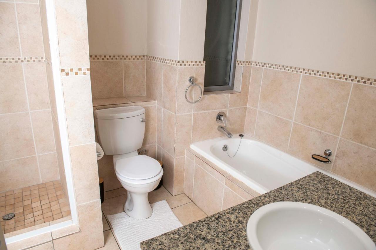 Grayston Exec Apartments Johannesburg Bagian luar foto