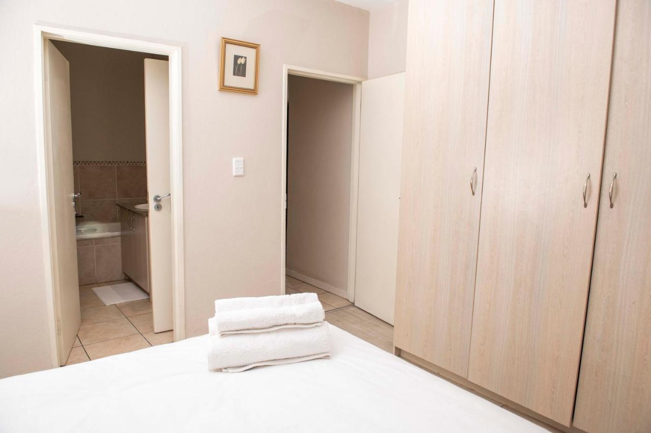 Grayston Exec Apartments Johannesburg Bagian luar foto