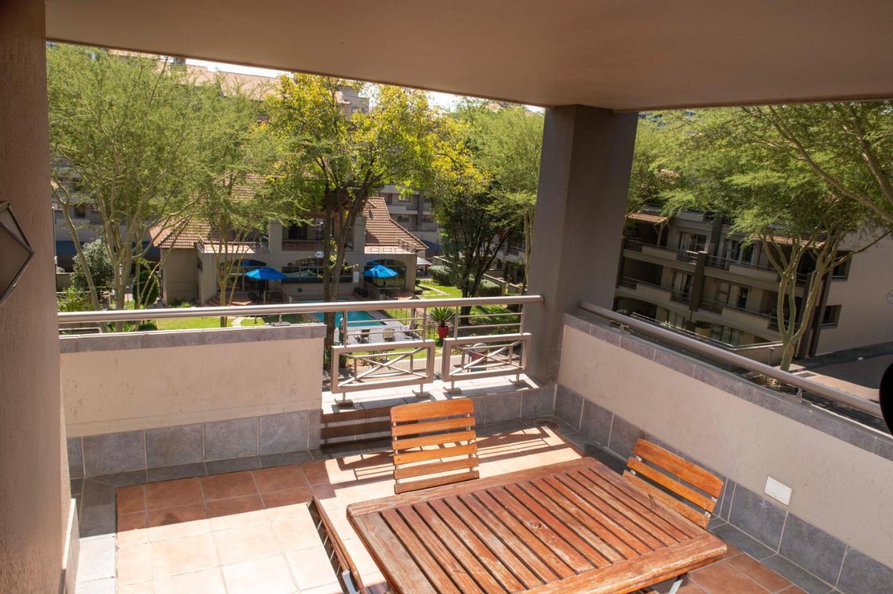 Grayston Exec Apartments Johannesburg Bagian luar foto